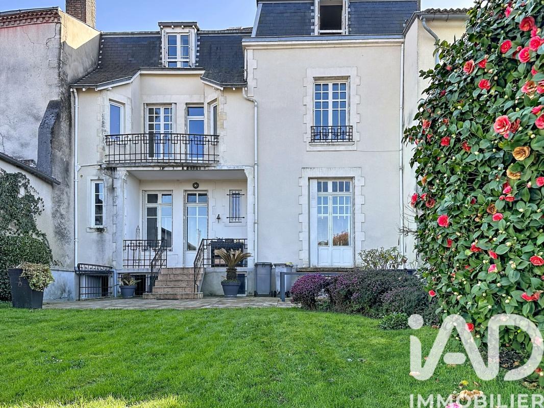 Maison 11 Pièce(s) Parthenay - Photo 1