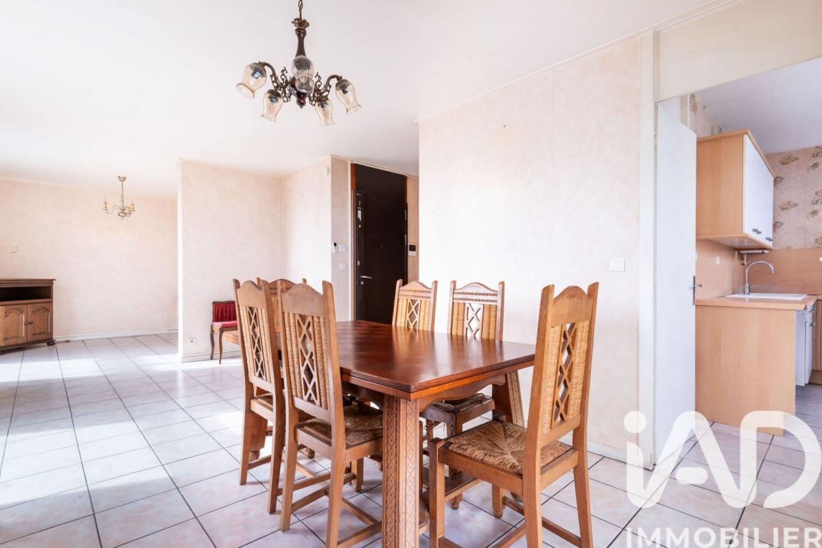 Appartement 4 Pièce(s) Bron