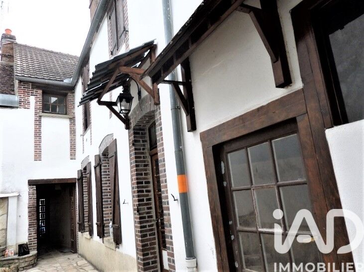 Maison 7 Pièce(s) Villeneuve-sur-Yonne