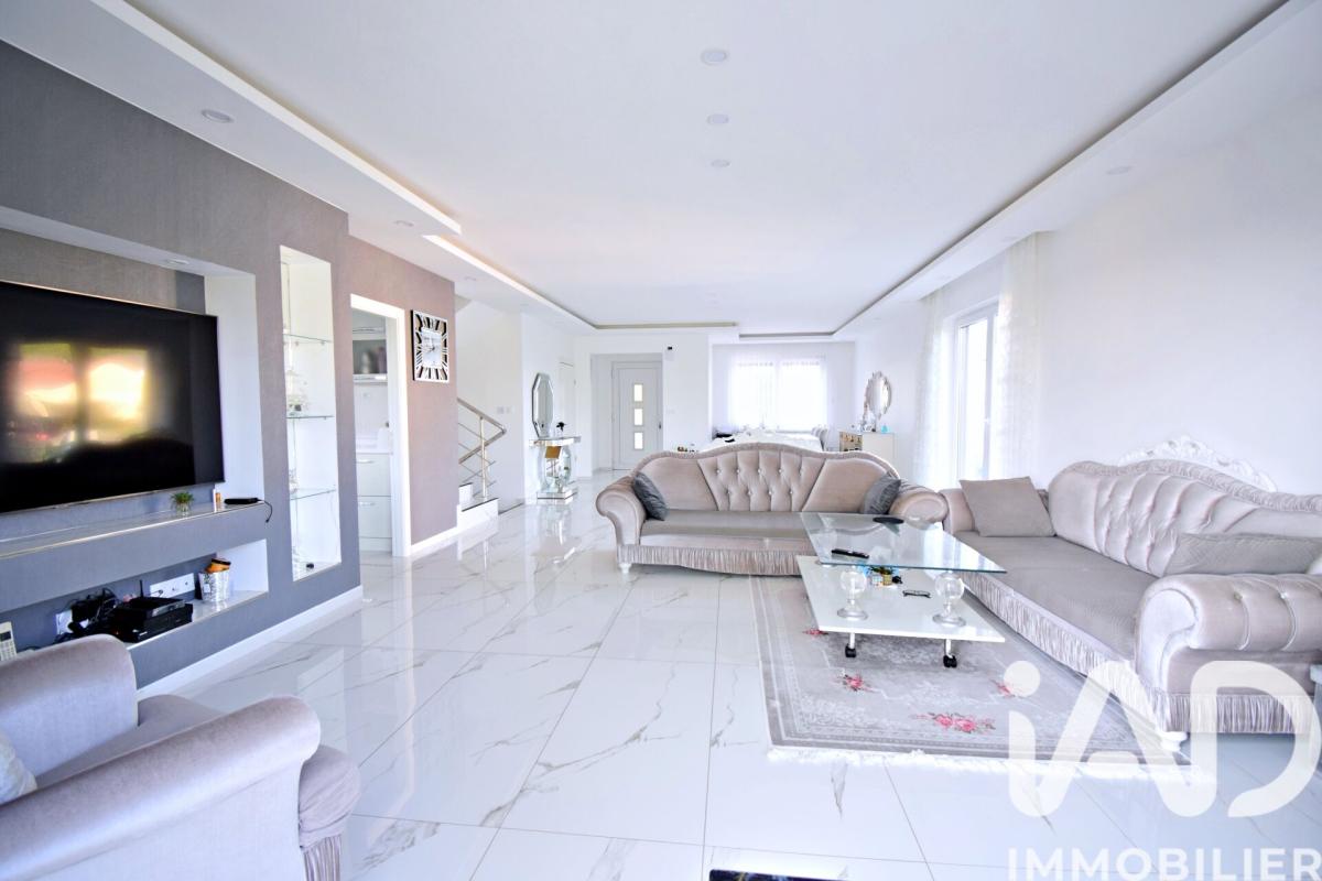 Maison 8 Pièce(s) Hayange