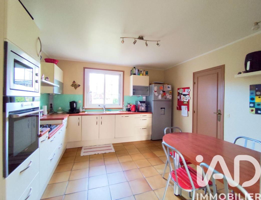 Maison 6 Pièce(s) La Ville-du-Bois