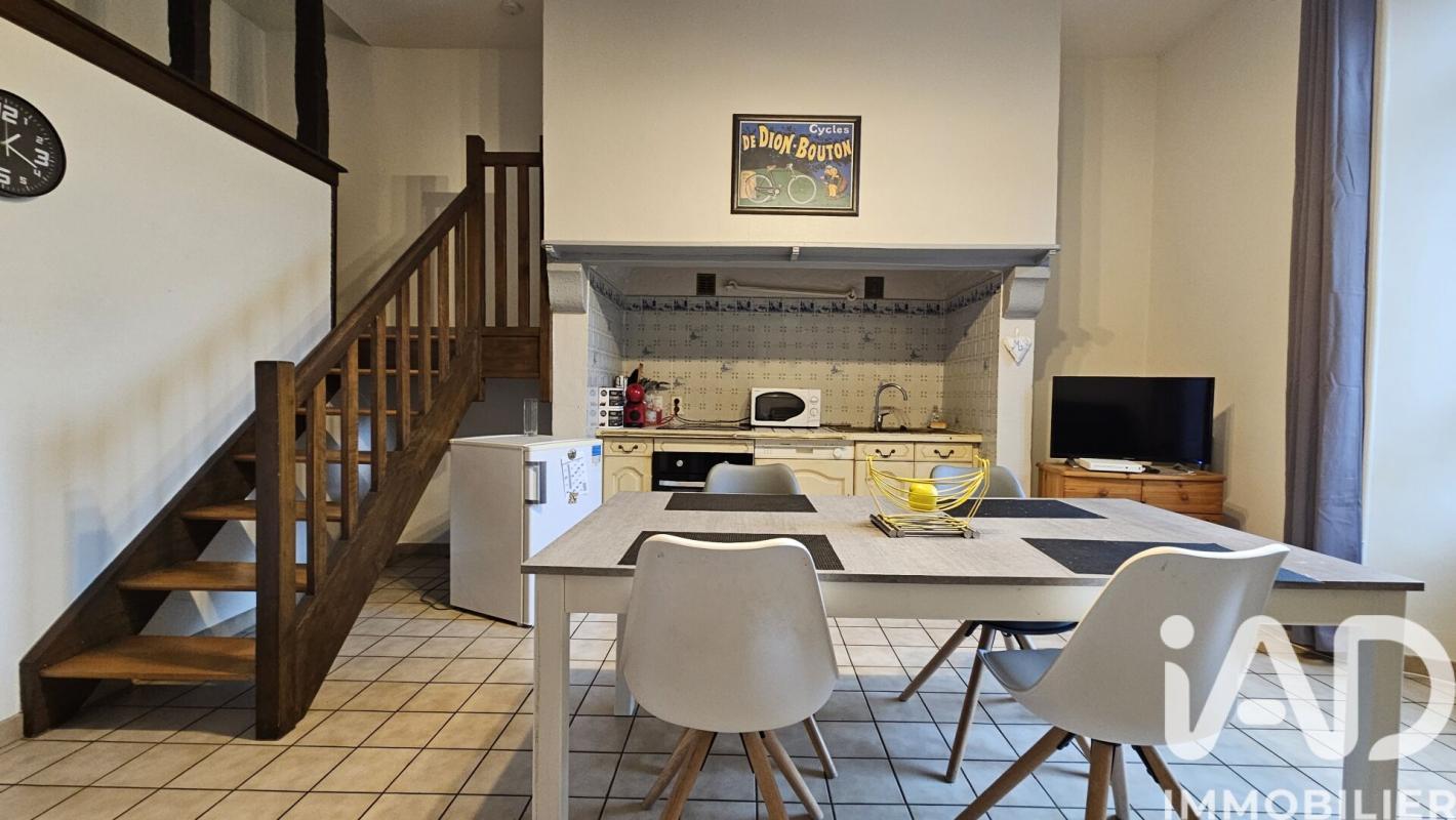 Immeuble  Vic-sur-Cère