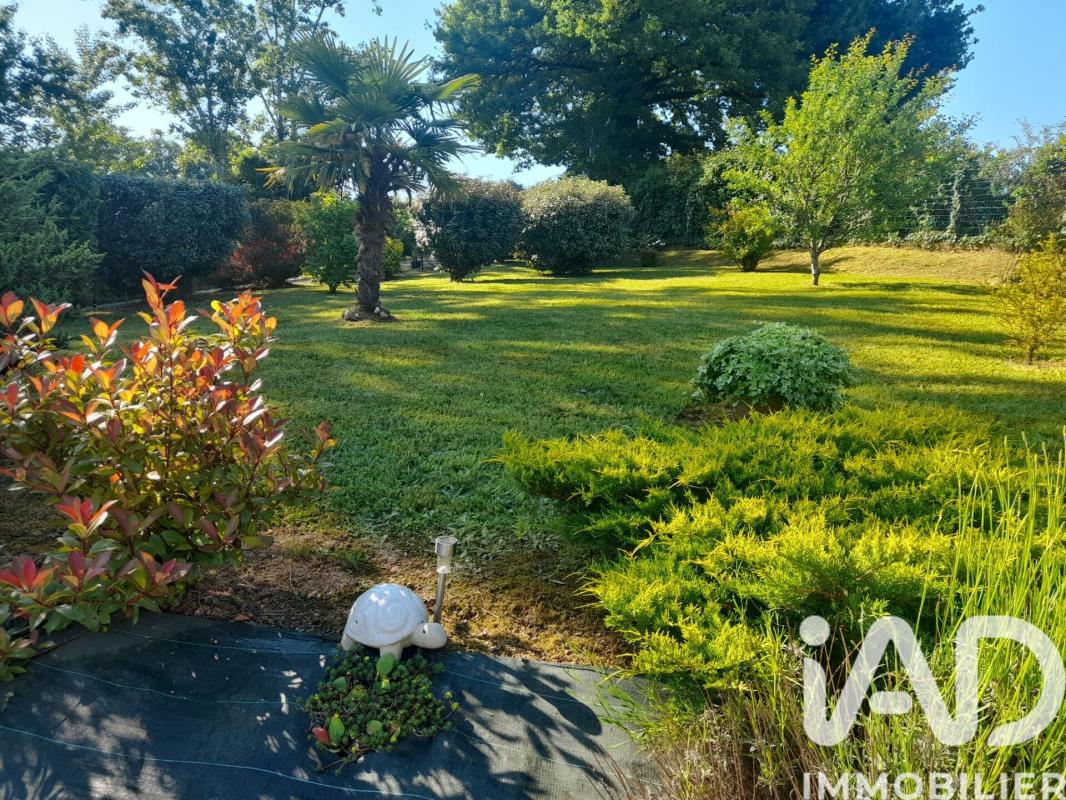 Maison 3 Pièce(s) Biras