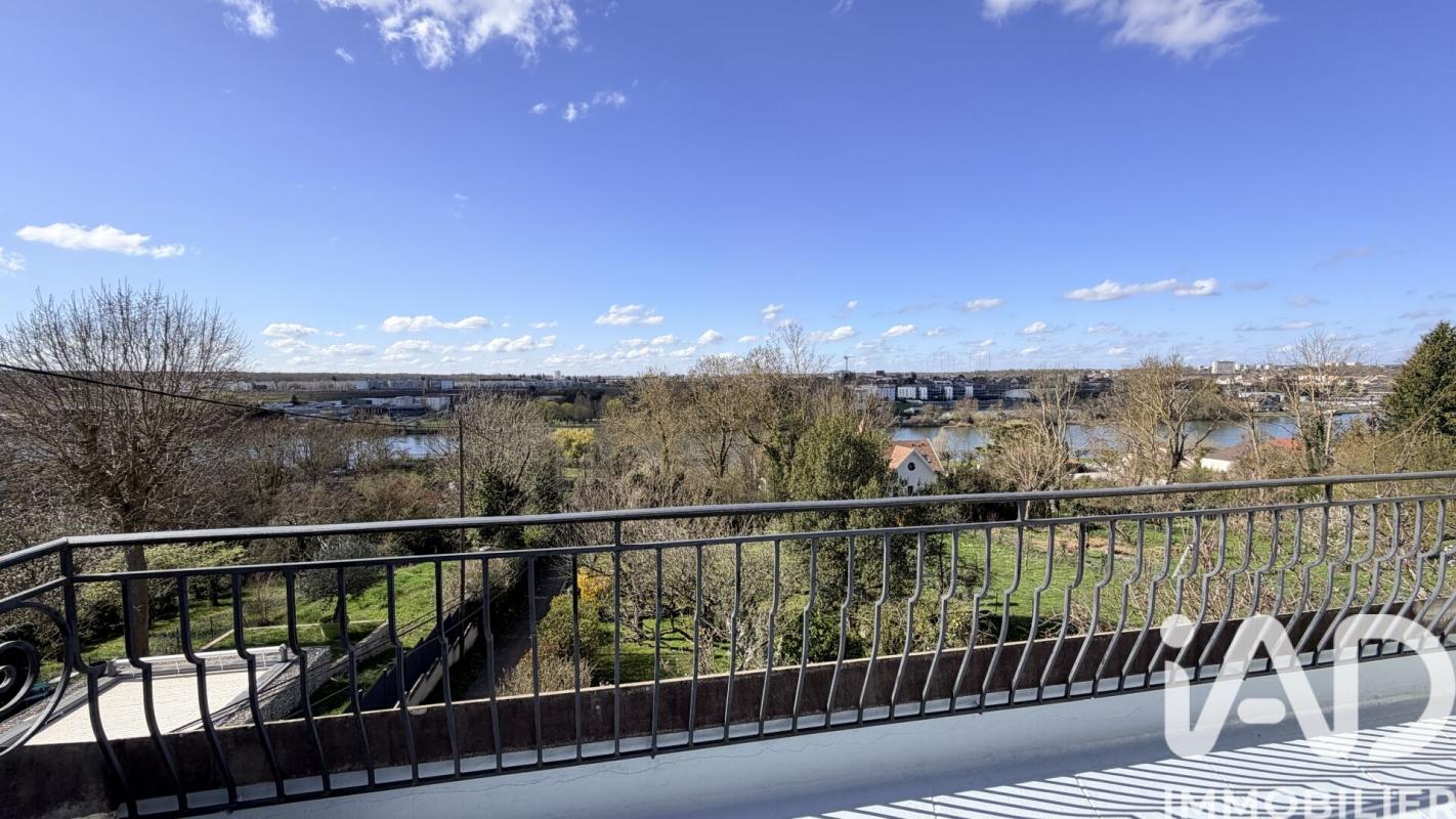 Maison 9 Pièce(s) Vaux-le-Pénil