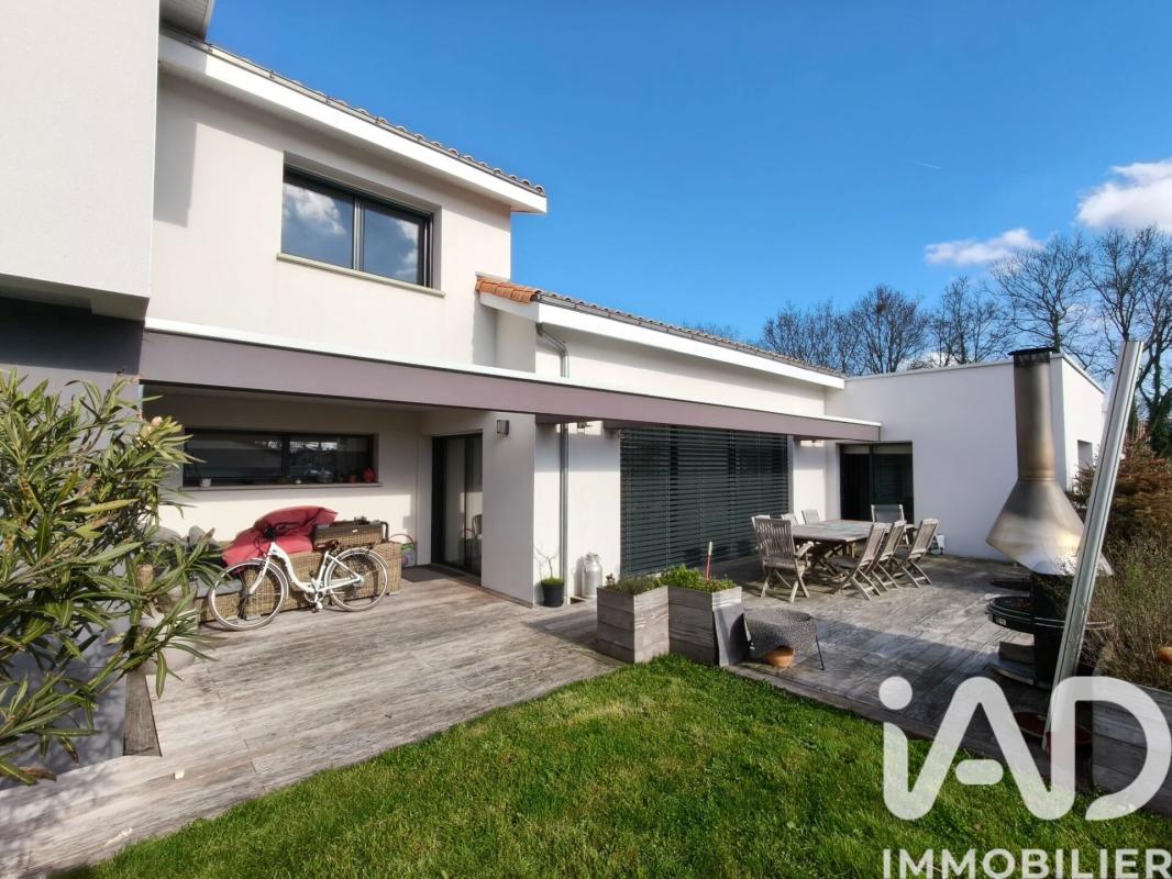 Maison 6 Pièce(s) Montaigu-Vendée