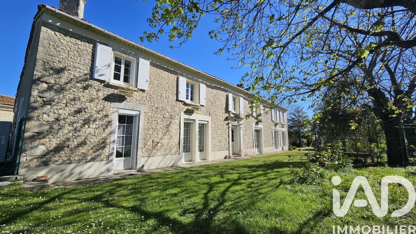 Corps de ferme 10 Pièce(s) Champniers