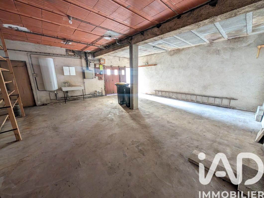 Immeuble  Lussac-les-Châteaux - Photo 17