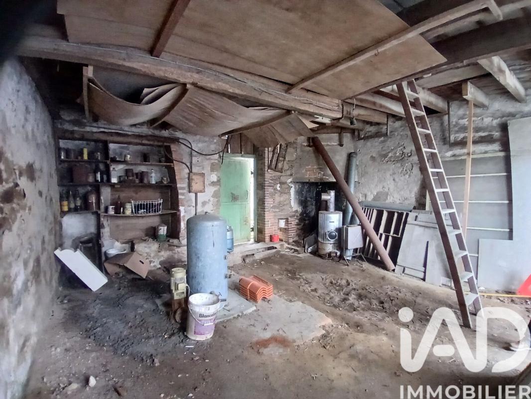 Maison 4 Pièce(s) Saint-Pierre-des-Échaubrognes