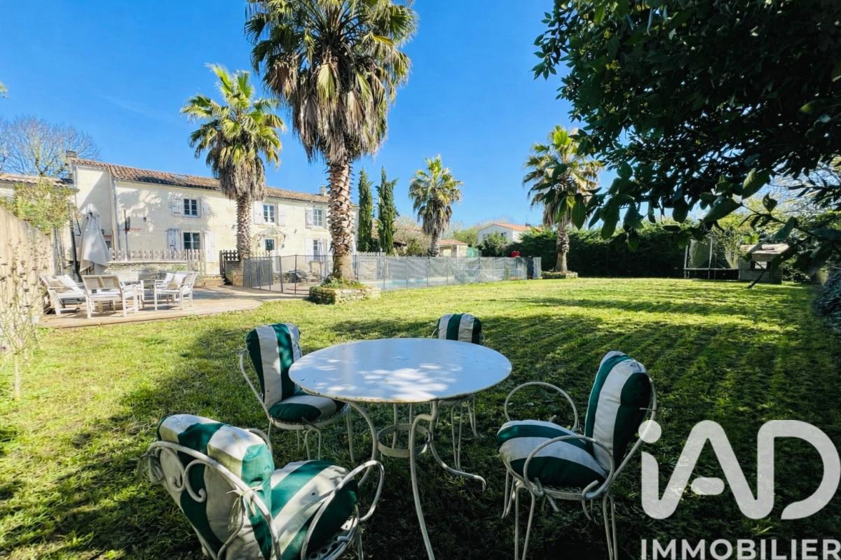 Maison 6 Pièce(s) Ferrières