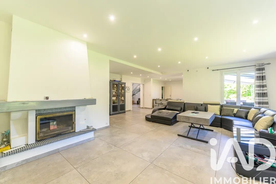 Maison 8 Pièce(s) La Queue-en-Brie