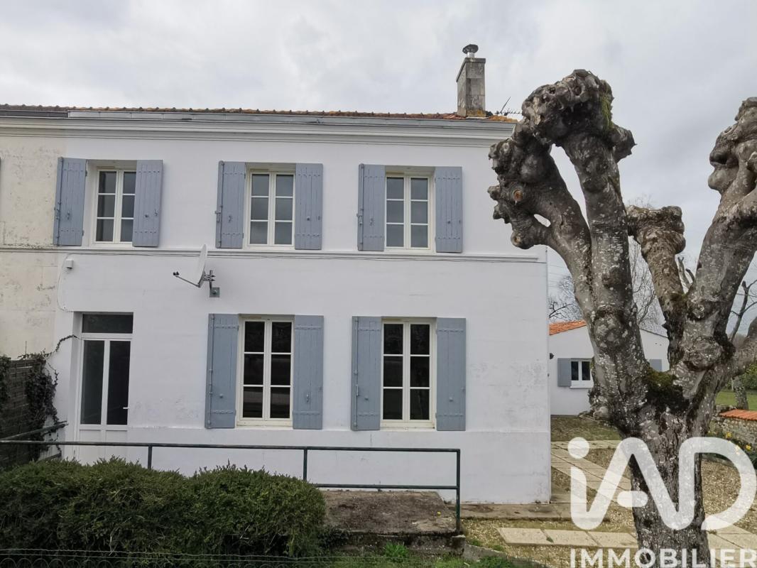 Maison traditionnelle 7 Pièce(s) Les Gonds