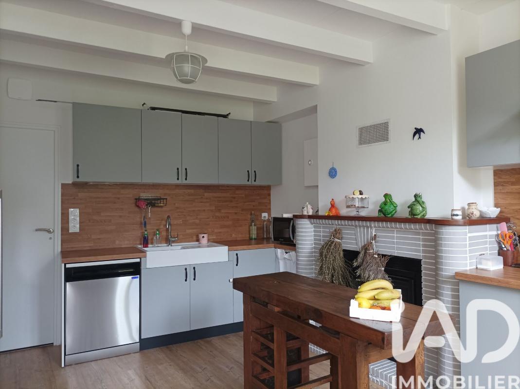 Maison 5 Pièce(s) Corme-Royal