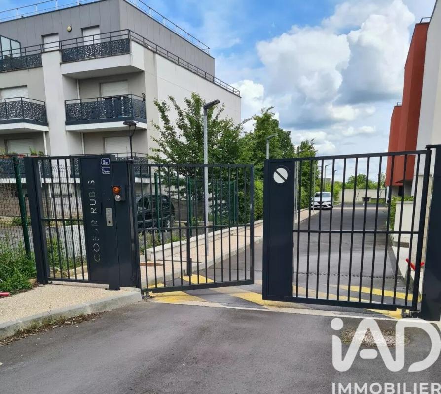 Parking  Pontault-Combault