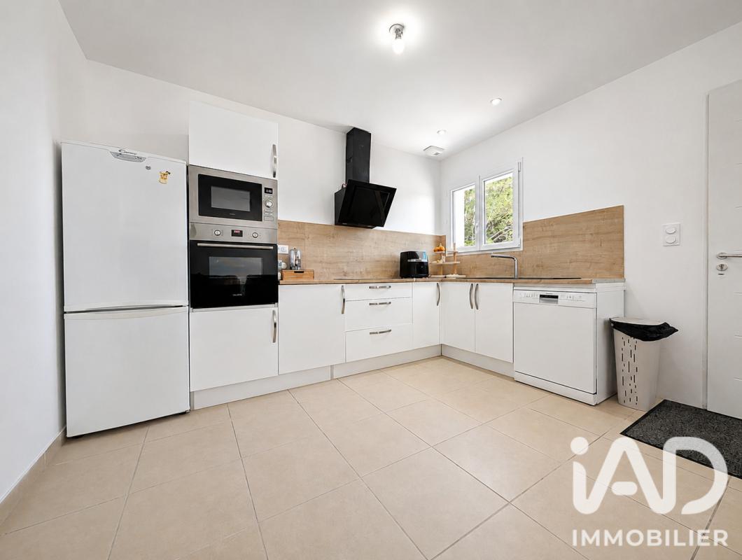Maison 4 Pièce(s) Les Églisottes-et-Chalaures - Photo 3