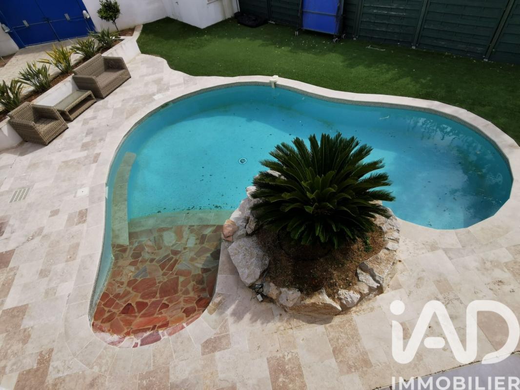 Maison d'architecte 9 Pièce(s) Saint-Cyr-sur-Mer