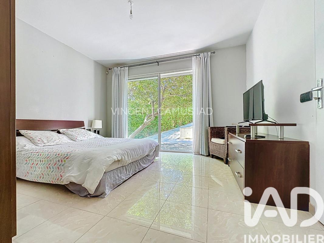 Villa 5 Pièce(s) Saint-Cyr-sur-Mer