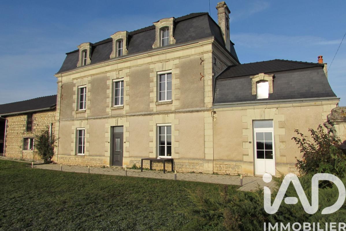 Maison 7 Pièce(s) Chalais