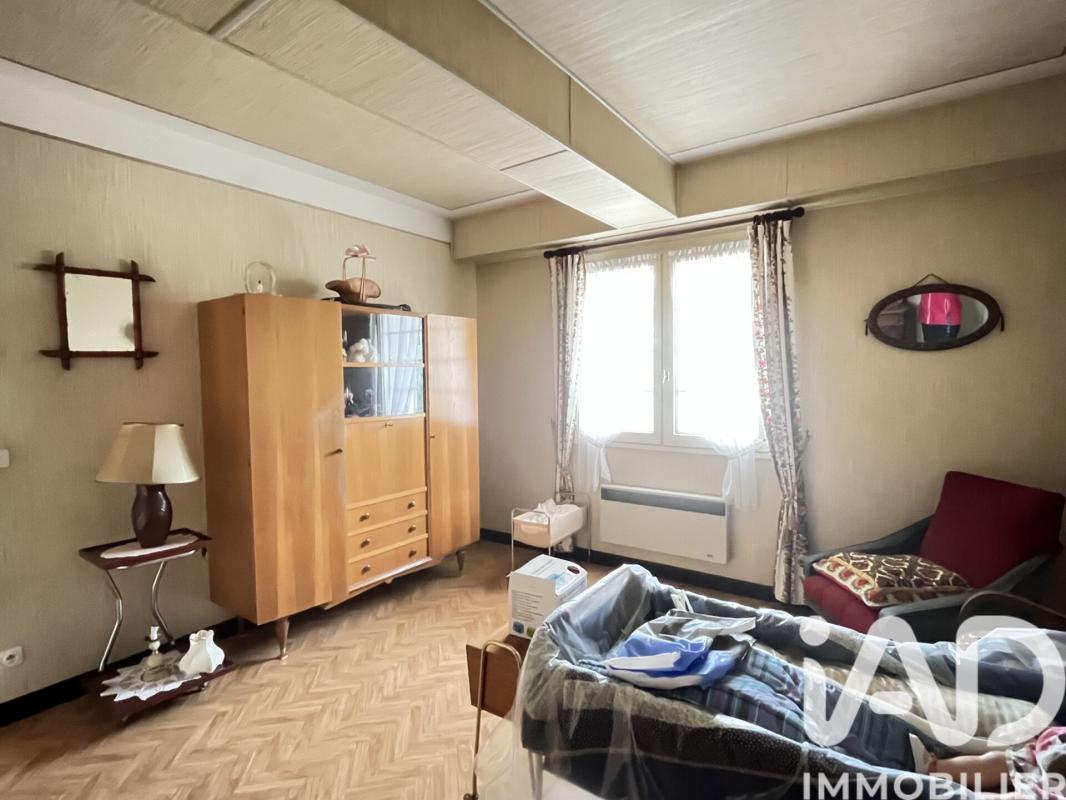 Maison de ville 7 Pièce(s) Saint-Savin