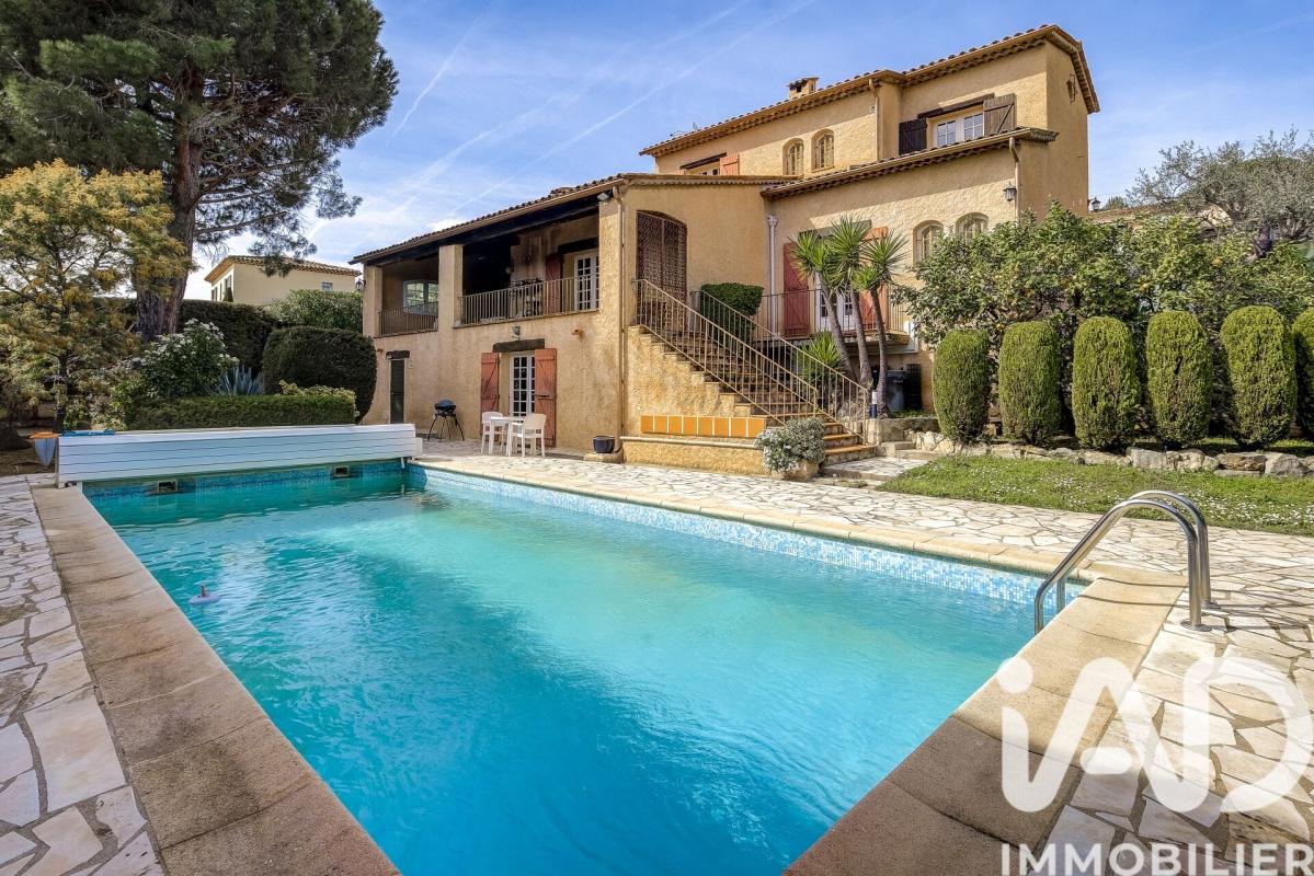 Villa 6 Pièce(s) La Roquette-sur-Siagne
