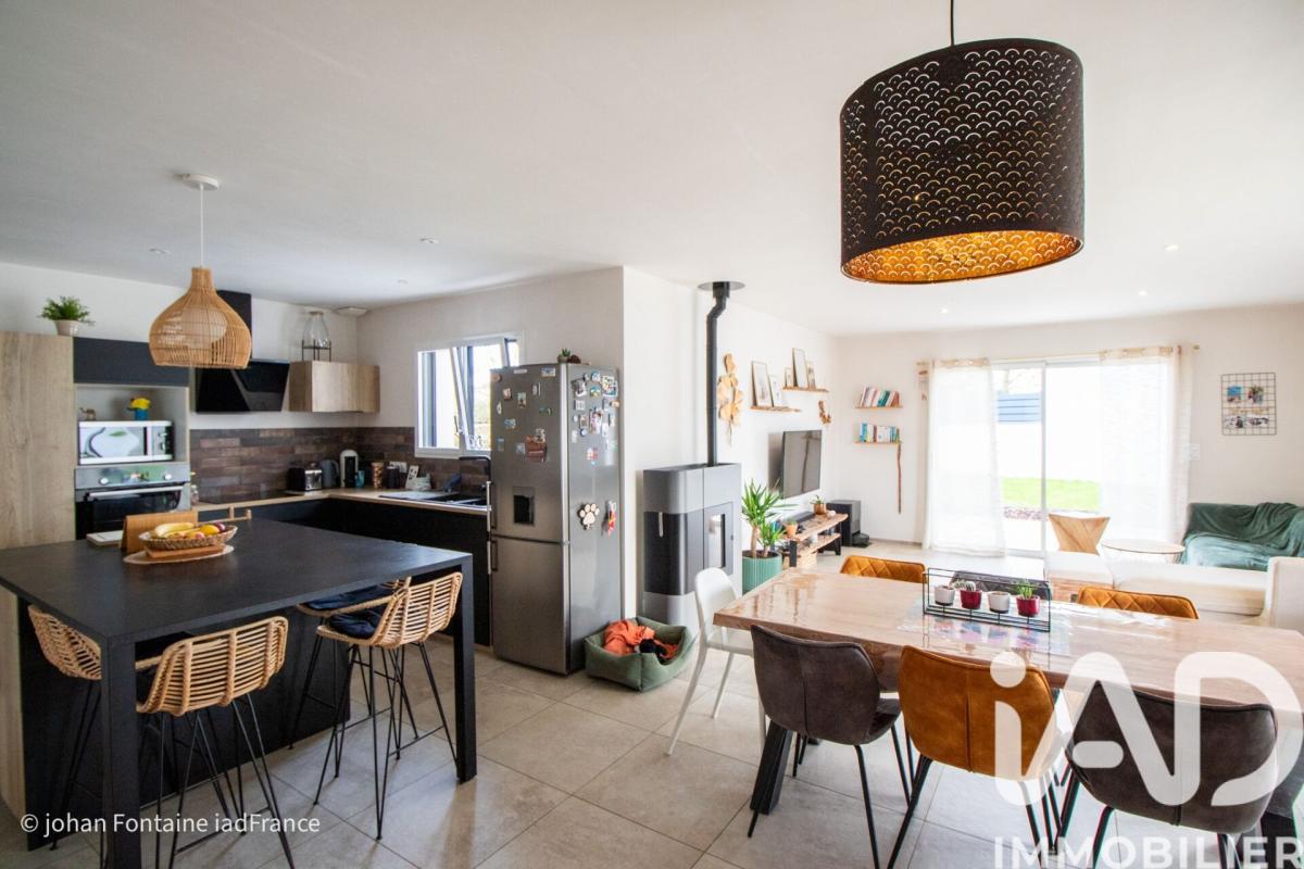 Maison 5 Pièce(s) Saint-Denis-la-Chevasse