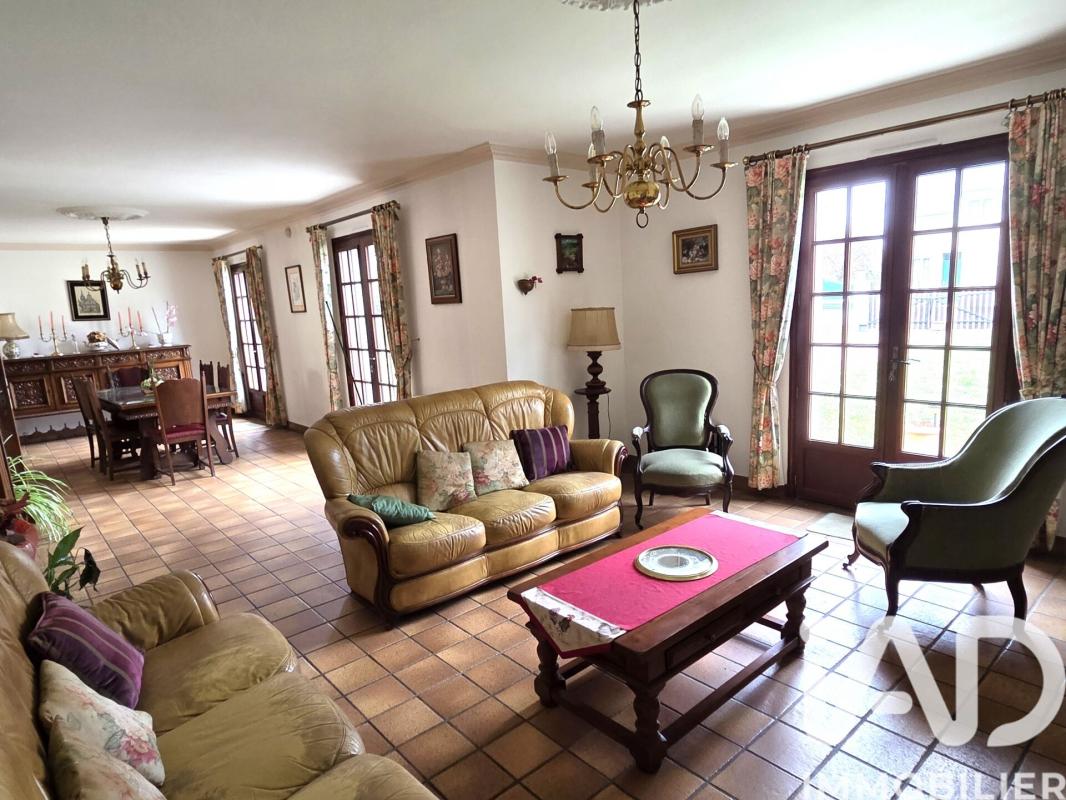 Maison 6 Pièce(s) Noyant-de-Touraine