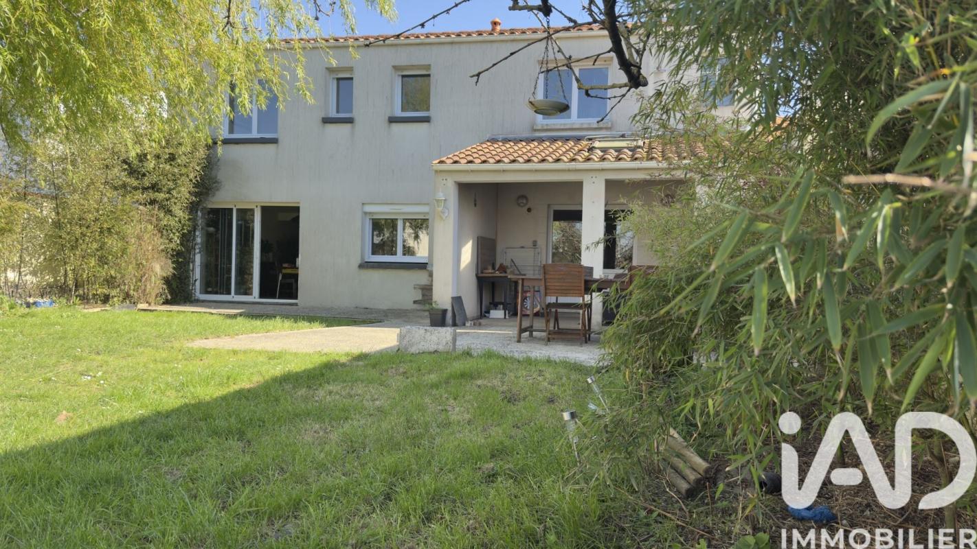Maison 8 Pièce(s) Esnandes
