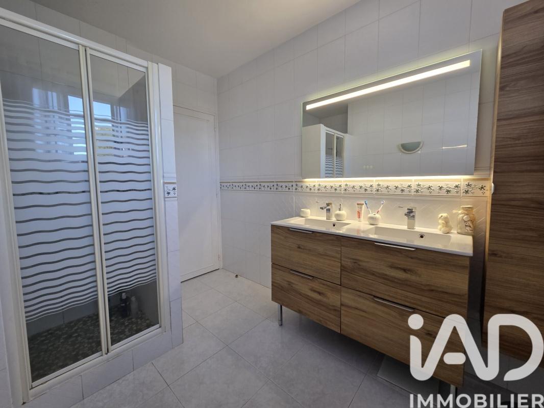 Maison 8 Pièce(s) Bailleau-le-Pin