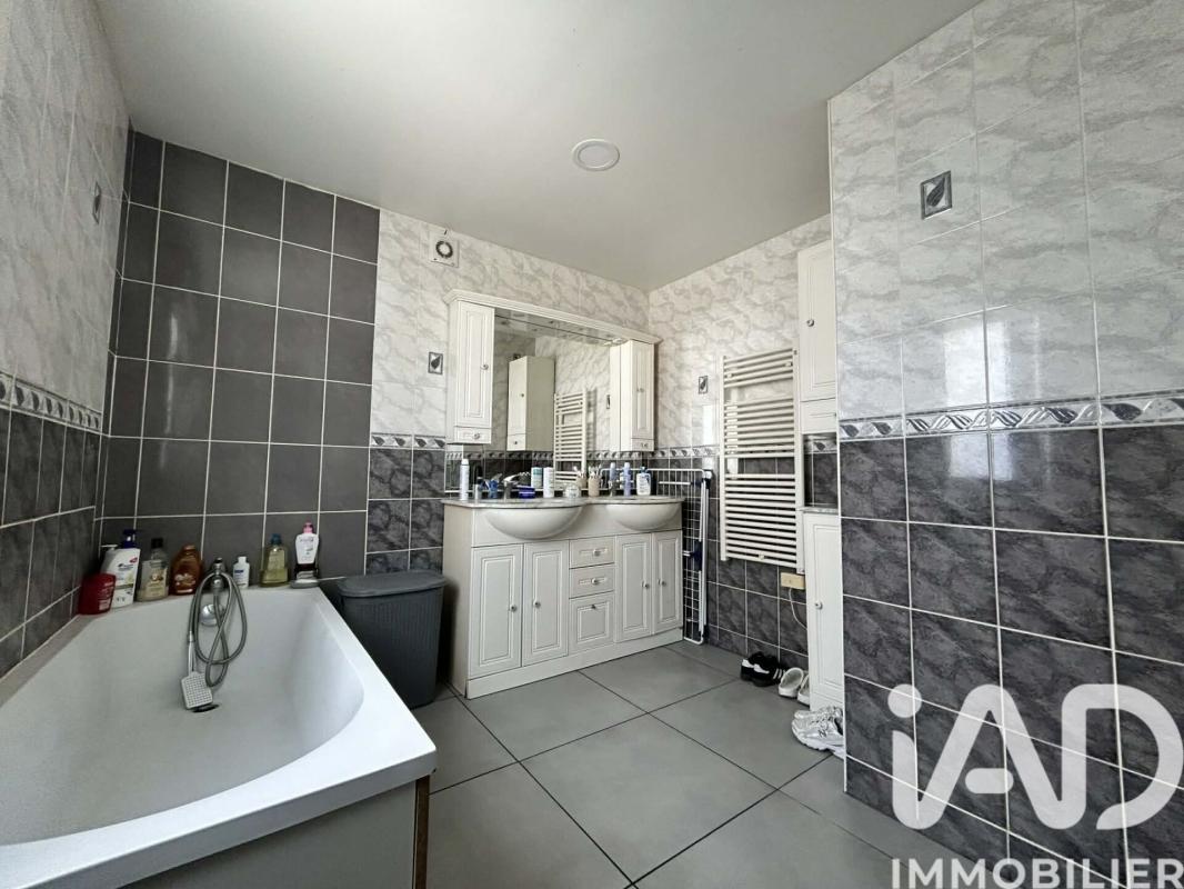 Maison 5 Pièce(s) Port-Jérôme-sur-Seine