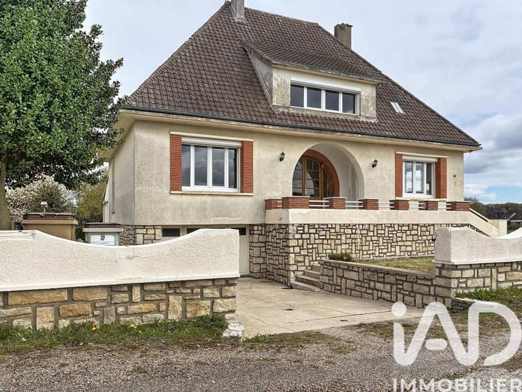 Maison 8 Pièce(s) Saint-Valérien