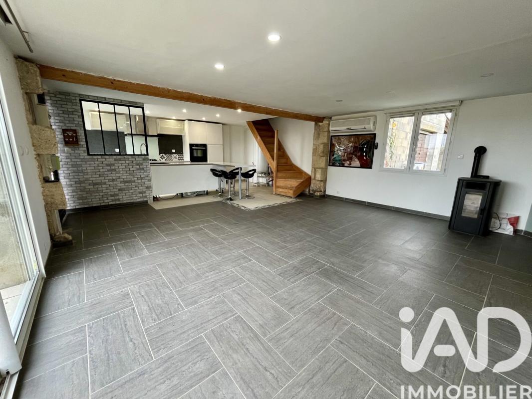 Maison 4 Pièce(s) Saint-Christoly-de-Blaye