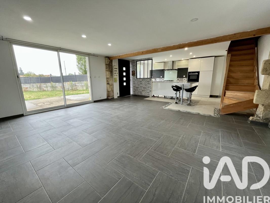 Maison 4 Pièce(s) Saint-Christoly-de-Blaye