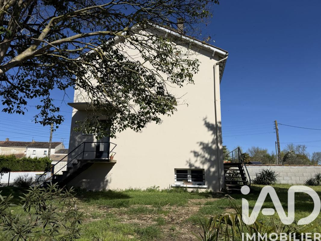 Maison 3 Pièce(s) Mauzé-sur-le-Mignon
