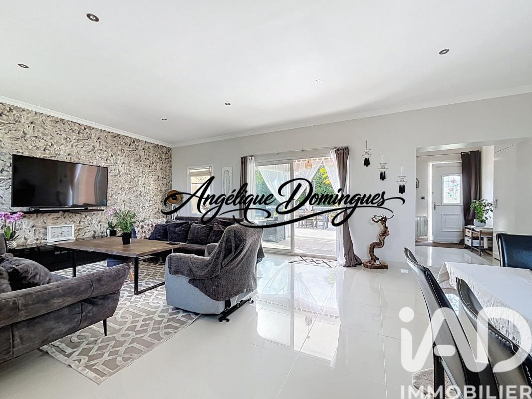 Maison 8 Pièce(s) Mézières-sur-Seine