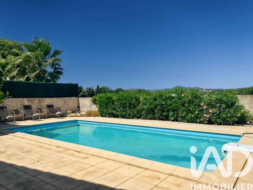 Maison 8 Pièce(s) Saint-Laurent-des-Arbres