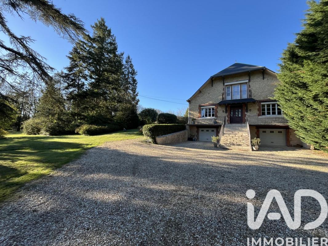 Maison 7 Pièce(s) Ruffec