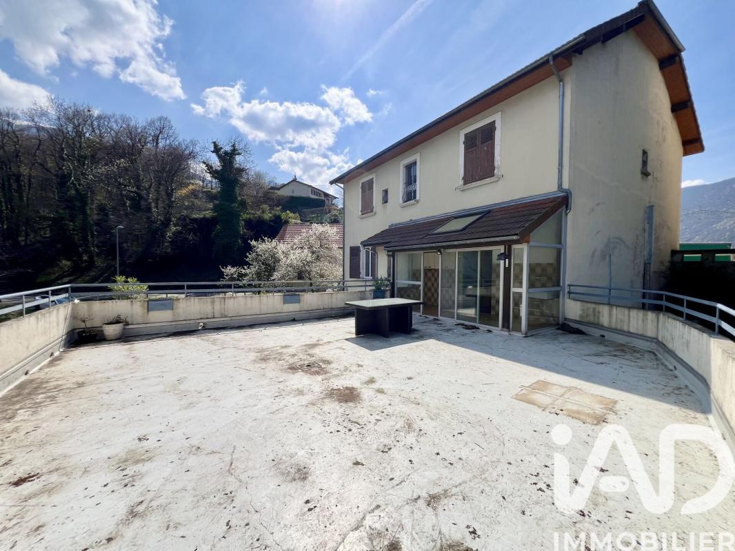 Maison 8 Pièce(s) Saint-Georges-de-Commiers