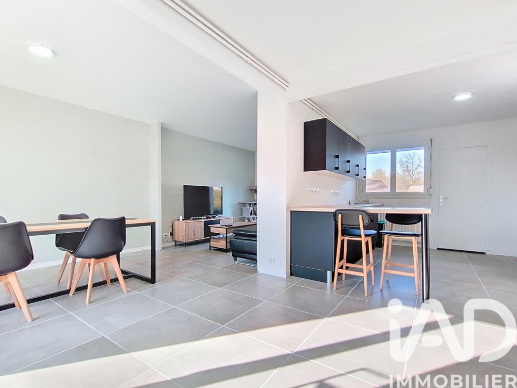 Maison 5 Pièce(s) Neuilly-Saint-Front