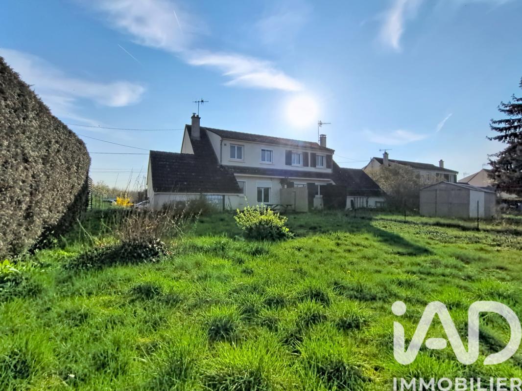 Maison 5 Pièce(s) Neuilly-Saint-Front