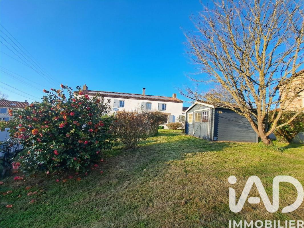 Maison 9 Pièce(s) La Ferrière