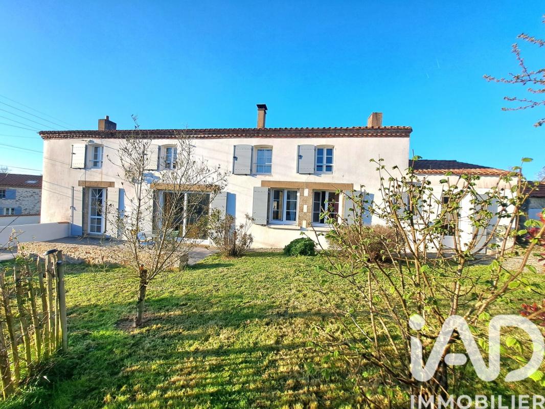 Maison longère 9 Pièce(s) La Ferrière