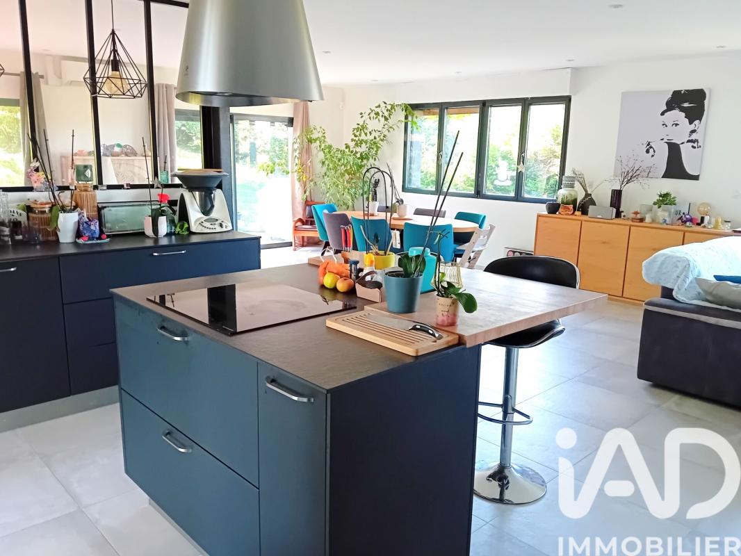 Maison 8 Pièce(s) Longuenée-en-Anjou
