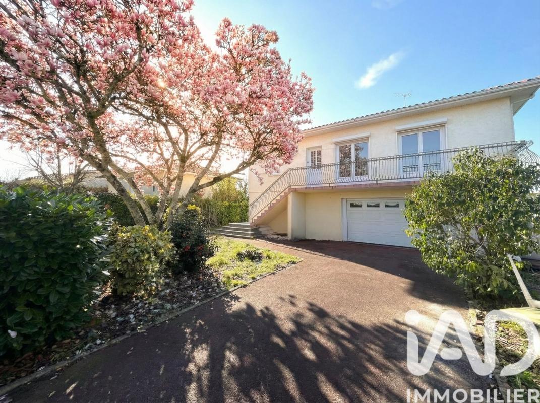 Maison 7 Pièce(s) Salles