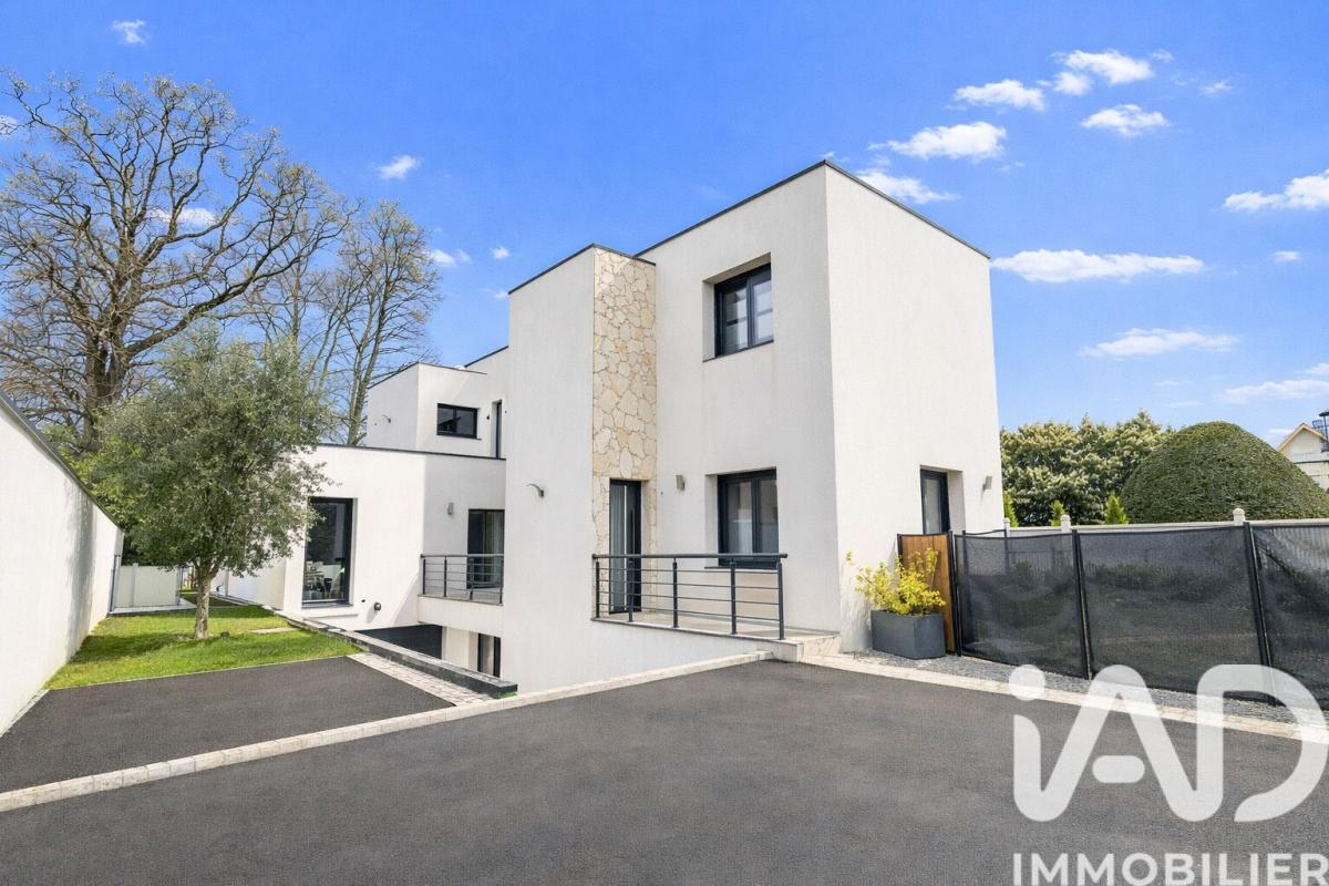 Maison d'architecte 5 Pièce(s) Sainte-Geneviève-des-Bois