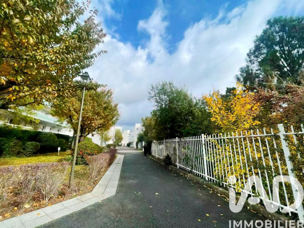 Appartement 1 Pièce(s) Suresnes