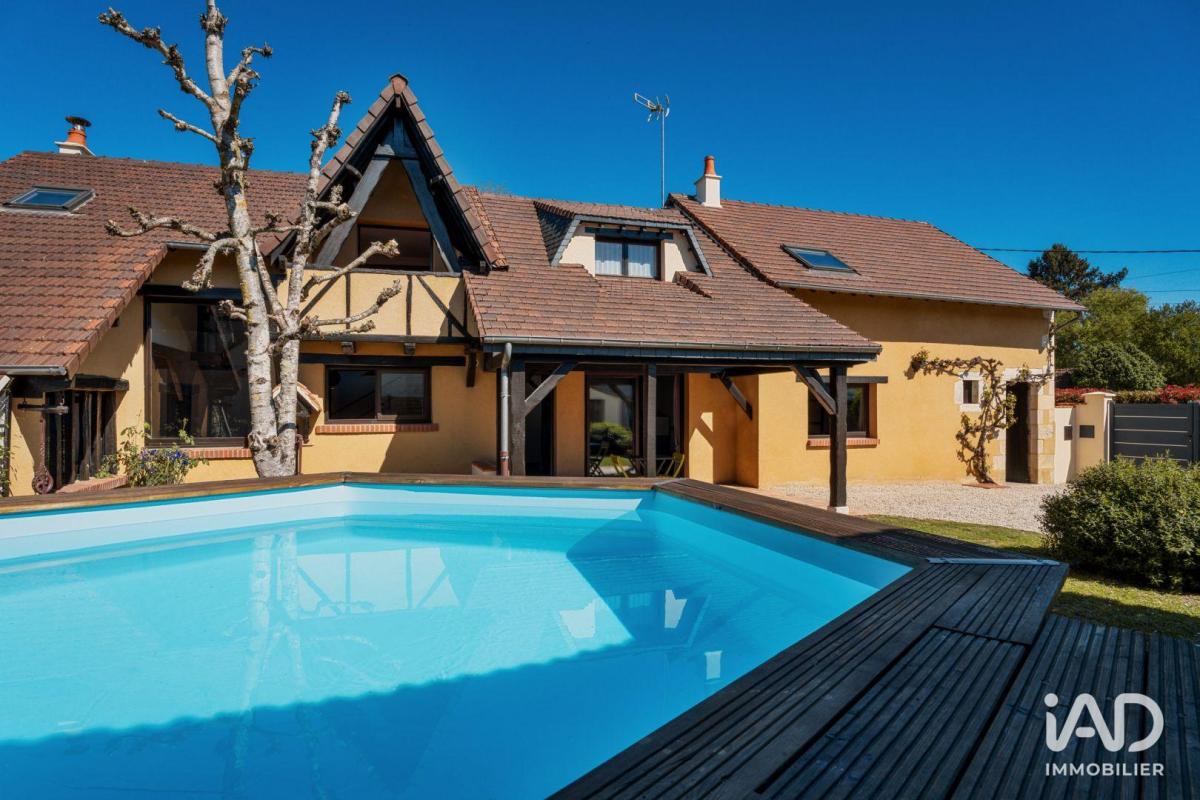 Maison 8 Pièce(s) Cosne-Cours-sur-Loire