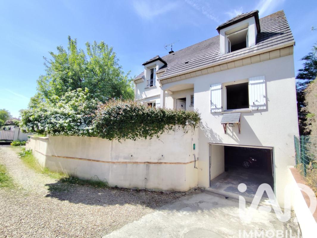 Maison 6 Pièce(s) La Ville-du-Bois