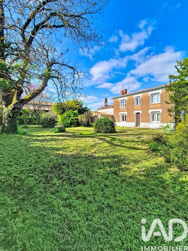 Maison ancienne 5 Pièce(s) La Grève-sur-Mignon