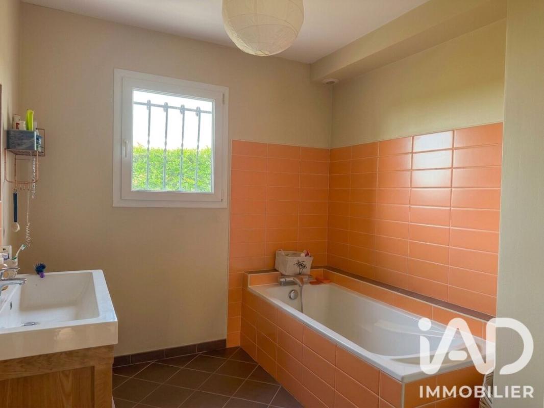 Maison 5 Pièce(s) Saint-Ambreuil - Photo 7