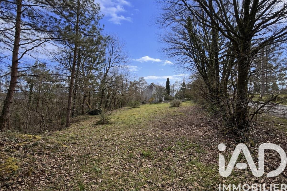 Terrain  Noailles