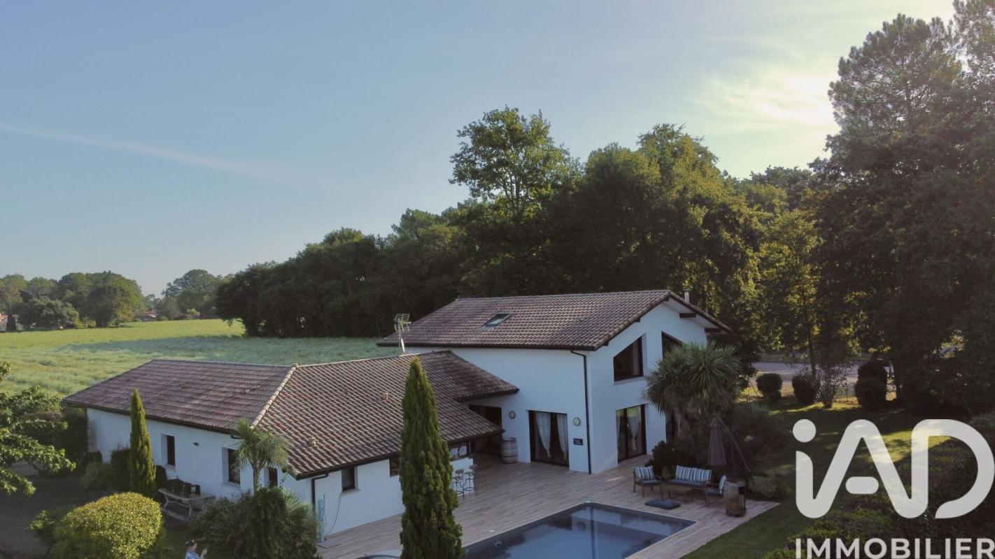 Maison 8 Pièce(s) Saubion